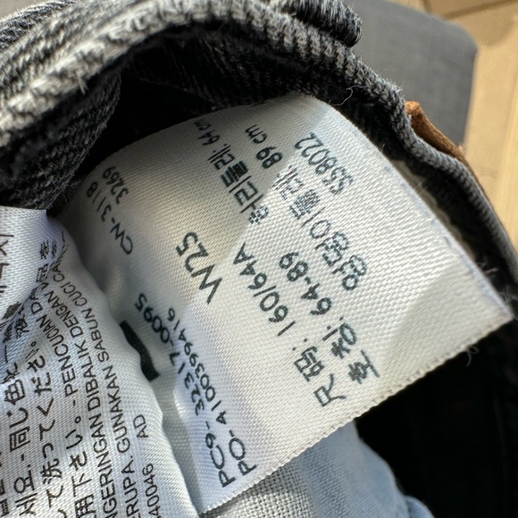 LEVIS 501 ORIGINAL FIT HIGH RISE WOMEN'S SHORTS [25] BLACK - Picture 4 of 5